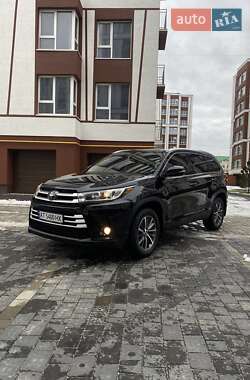 Внедорожник / Кроссовер Toyota Highlander 2019 в Ивано-Франковске