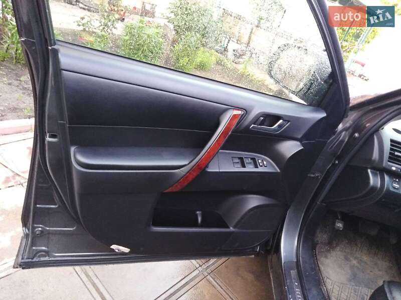 Позашляховик / Кросовер Toyota Highlander 2011 в Носівці
