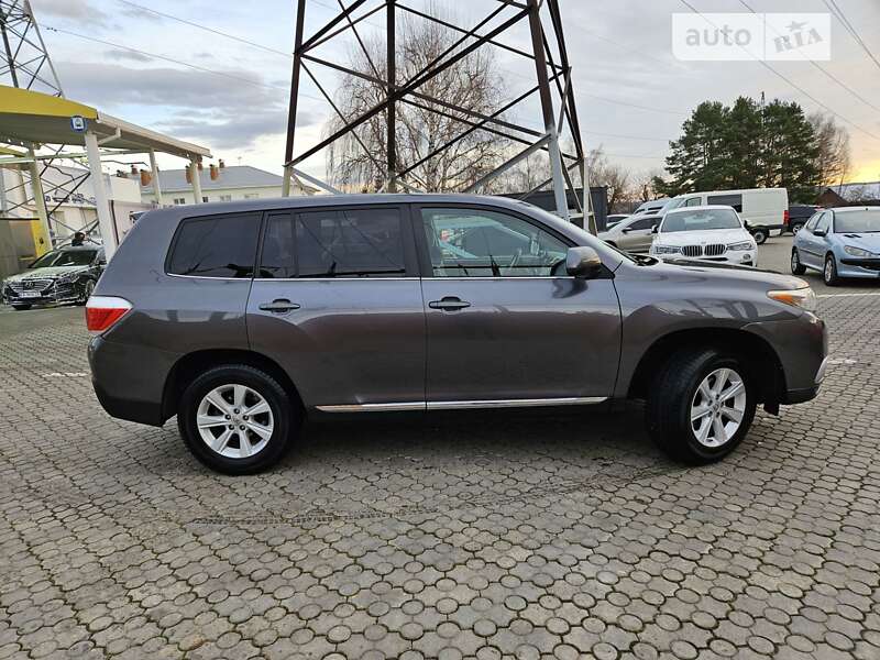 Позашляховик / Кросовер Toyota Highlander 2013 в Чернівцях