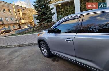 Позашляховик / Кросовер Toyota Highlander 2015 в Запоріжжі