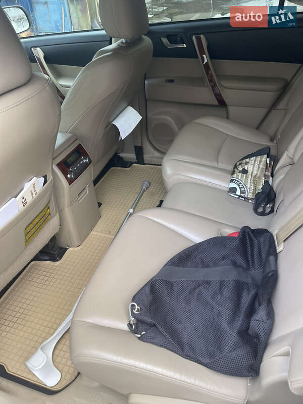Внедорожник / Кроссовер Toyota Highlander 2013 в Львове фото 33 Внедорожник / Кроссовер Toyota Highlander 2013 в Львове