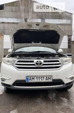 Внедорожник / Кроссовер Toyota Highlander 2012 в Житомире