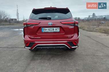 Внедорожник / Кроссовер Toyota Highlander 2021 в Подольске