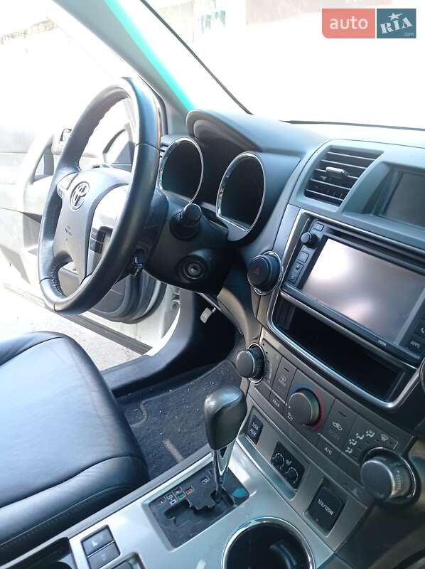 Позашляховик / Кросовер Toyota Highlander 2013 в Харкові