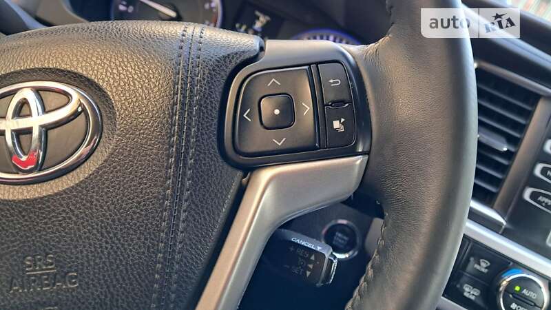 Внедорожник / Кроссовер Toyota Highlander 2015 в Одессе