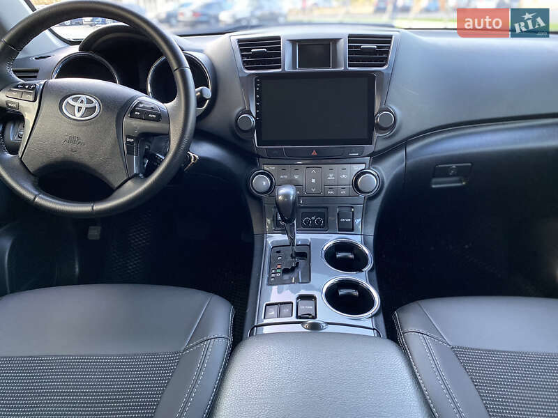 Позашляховик / Кросовер Toyota Highlander 2011 в Черкасах