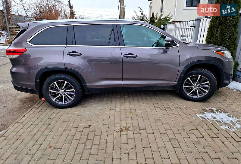 Позашляховик / Кросовер Toyota Highlander 2019 в Львові фото 10 Позашляховик / Кросовер Toyota Highlander 2019 в Львові