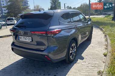 Внедорожник / Кроссовер Toyota Highlander 2020 в 