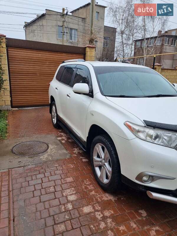 Внедорожник / Кроссовер Toyota Highlander 2013 в Одессе