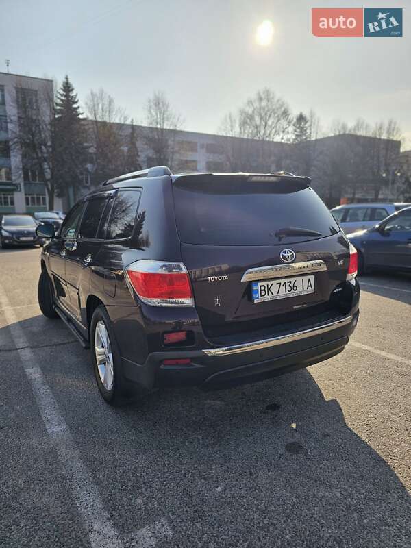 Позашляховик / Кросовер Toyota Highlander 2011 в Рівному