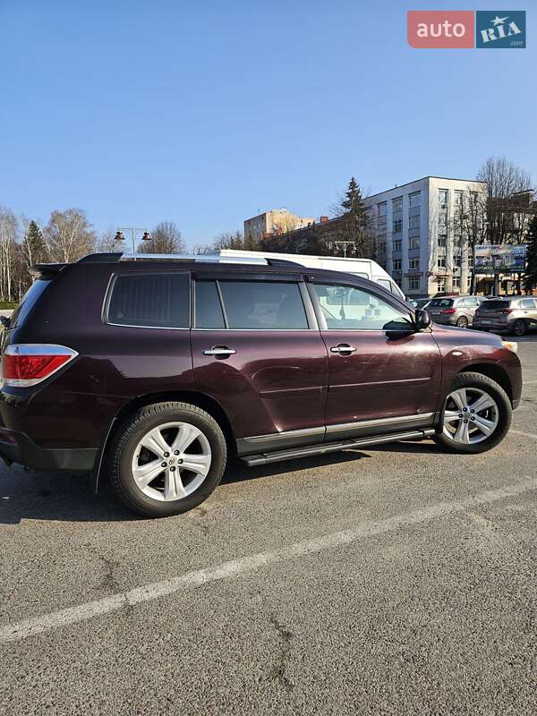 Позашляховик / Кросовер Toyota Highlander 2011 в Рівному