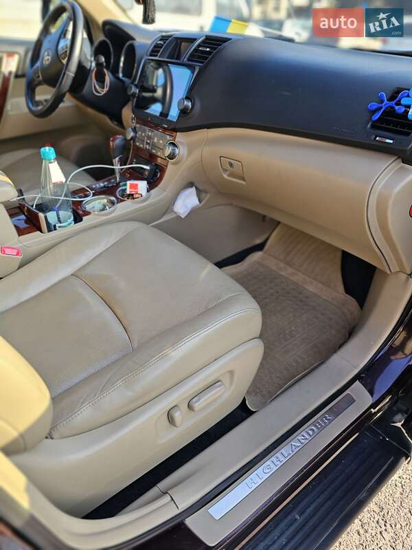 Позашляховик / Кросовер Toyota Highlander 2011 в Рівному