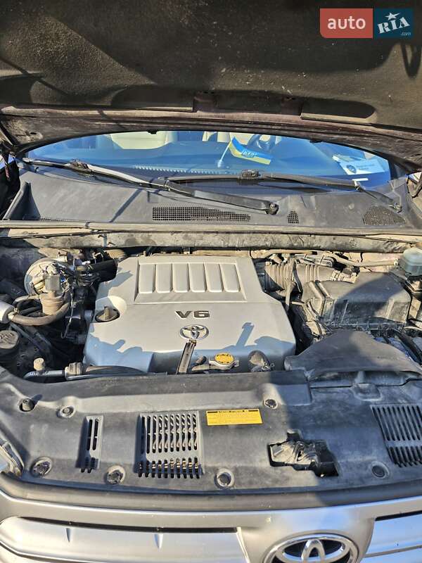 Позашляховик / Кросовер Toyota Highlander 2011 в Рівному