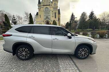 Позашляховик / Кросовер Toyota Highlander 2021 в Василькові