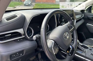 Позашляховик / Кросовер Toyota Highlander 2021 в Сумах