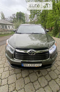 Внедорожник / Кроссовер Toyota Highlander 2016 в Тростянце