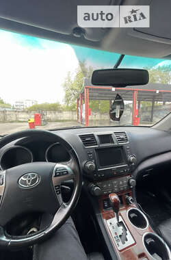 Внедорожник / Кроссовер Toyota Highlander 2011 в Нежине