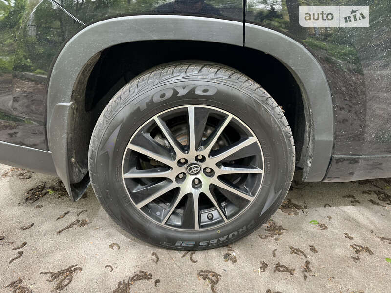 Позашляховик / Кросовер Toyota Highlander 2019 в Дніпрі