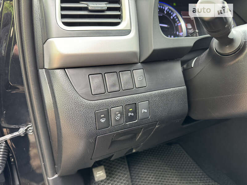 Позашляховик / Кросовер Toyota Highlander 2019 в Дніпрі