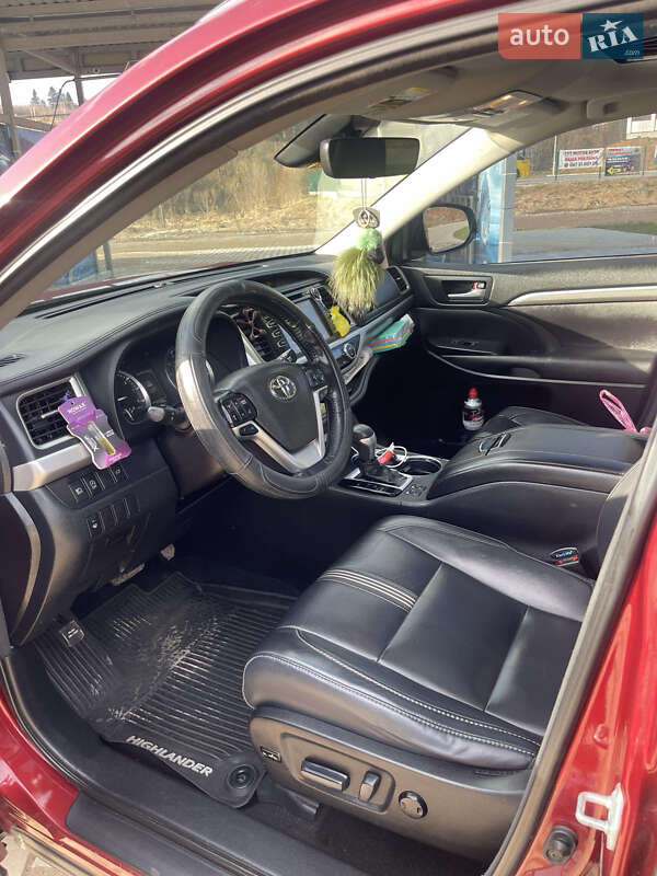 Внедорожник / Кроссовер Toyota Highlander 2017 в Бориславе