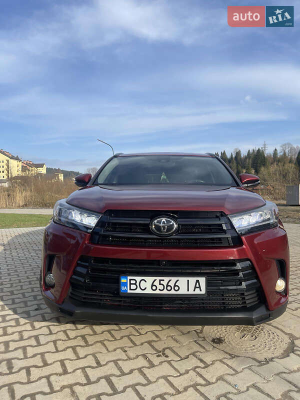 Внедорожник / Кроссовер Toyota Highlander 2017 в Бориславе