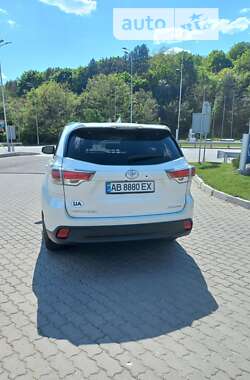 Внедорожник / Кроссовер Toyota Highlander 2016 в Могилев-Подольске