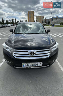 Внедорожник / Кроссовер Toyota Highlander 2011 в Каменец-Подольском