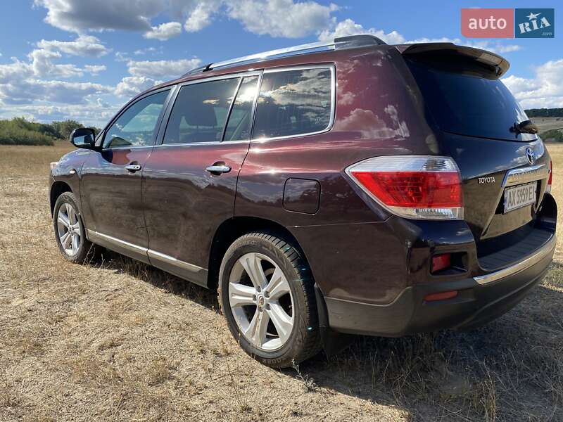 Позашляховик / Кросовер Toyota Highlander 2012 в Полтаві