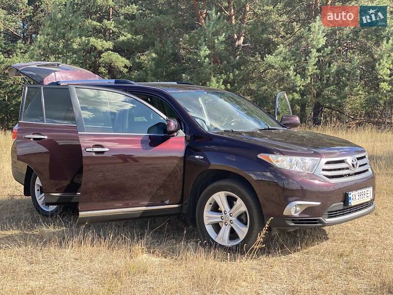 Позашляховик / Кросовер Toyota Highlander 2012 в Полтаві