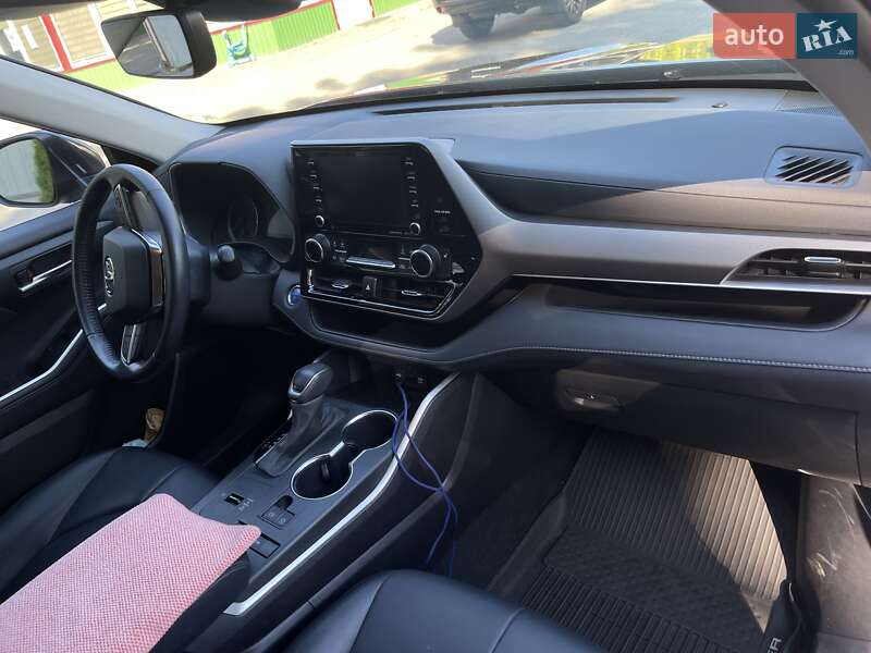 Внедорожник / Кроссовер Toyota Highlander 2020 в Одессе