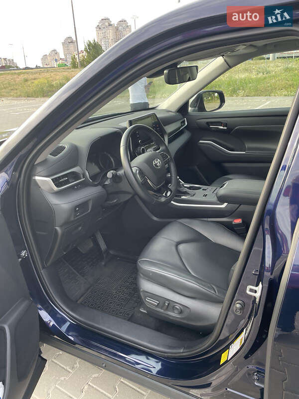 Внедорожник / Кроссовер Toyota Highlander 2021 в Одессе