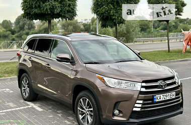 Позашляховик / Кросовер Toyota Highlander 2019 в Києві