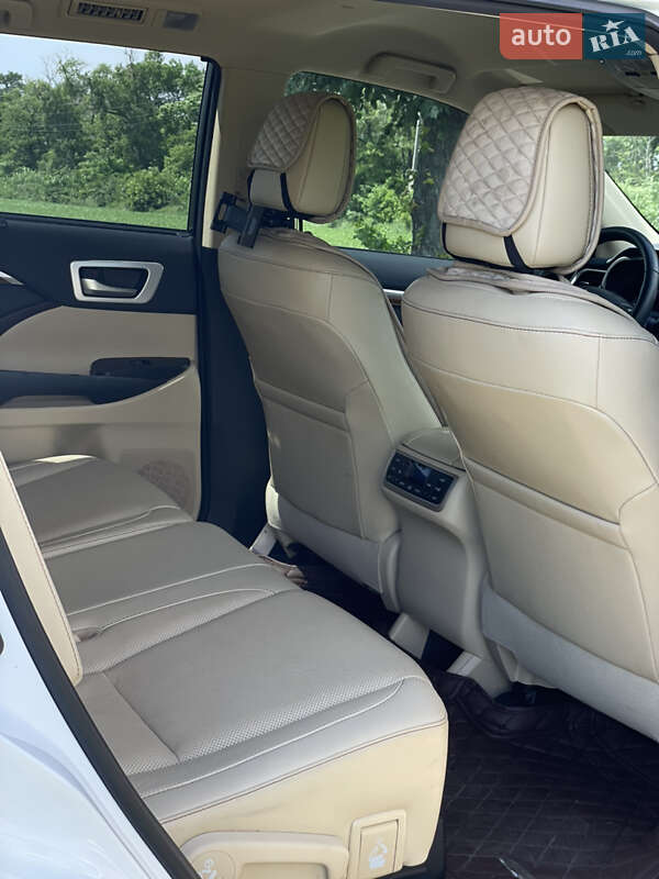 Позашляховик / Кросовер Toyota Highlander 2019 в Києві