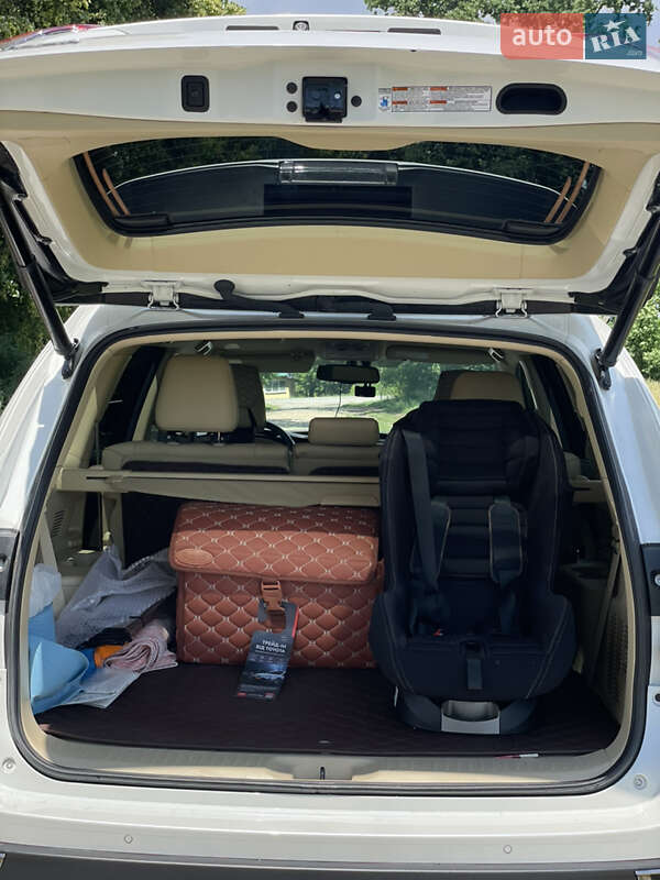 Позашляховик / Кросовер Toyota Highlander 2019 в Києві