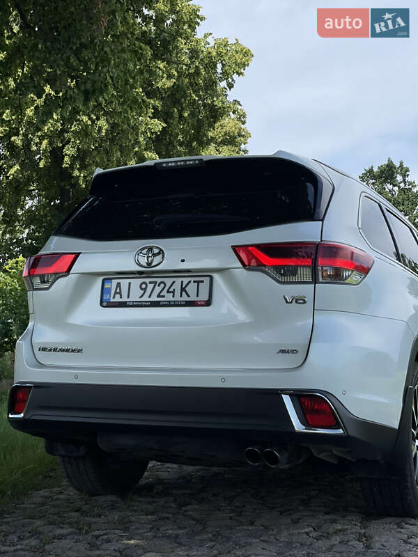 Позашляховик / Кросовер Toyota Highlander 2019 в Києві