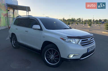 Позашляховик / Кросовер Toyota Highlander 2012 в 
