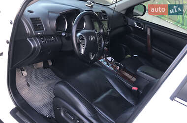 Позашляховик / Кросовер Toyota Highlander 2012 в 