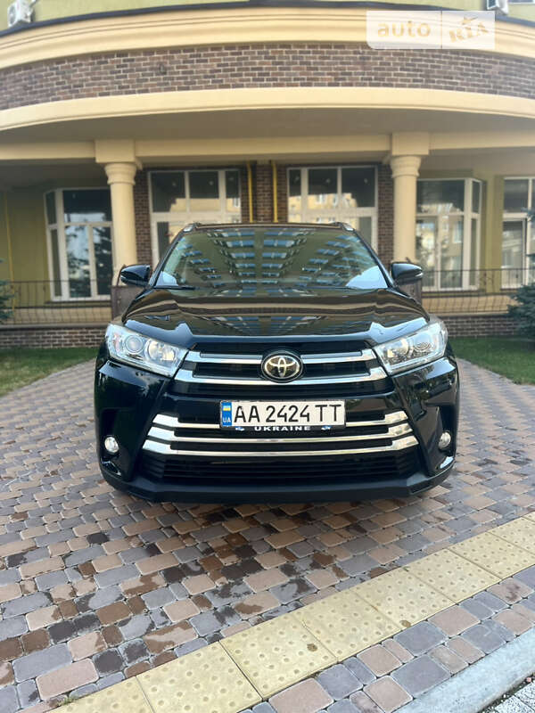 Позашляховик / Кросовер Toyota Highlander 2017 в Києві