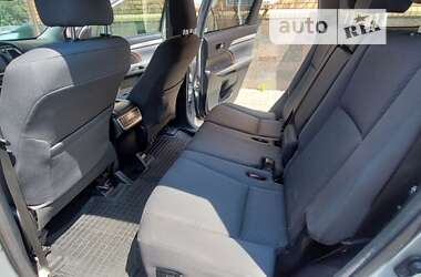 Позашляховик / Кросовер Toyota Highlander 2014 в 