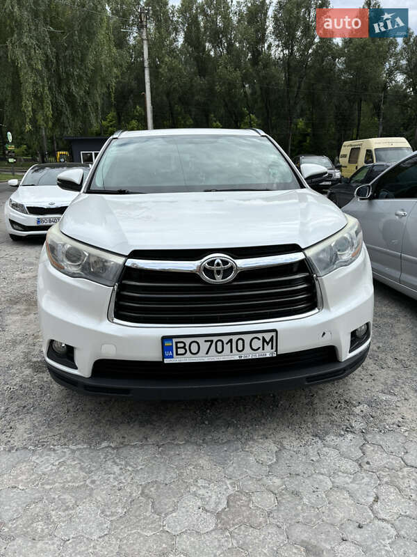 Внедорожник / Кроссовер Toyota Highlander 2015 в Тернополе