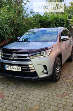 Внедорожник / Кроссовер Toyota Highlander 2019 в Дрогобыче