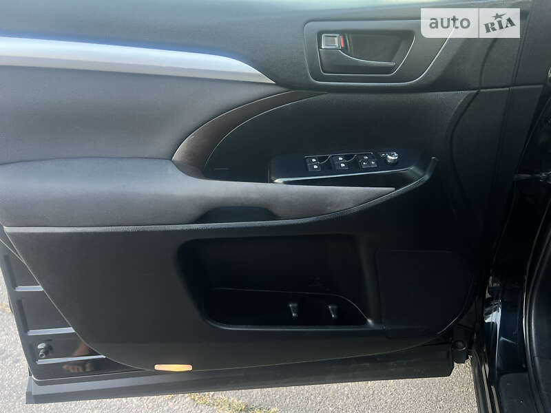 Внедорожник / Кроссовер Toyota Highlander 2014 в Одессе фото 25 Внедорожник / Кроссовер Toyota Highlander 2014 в Одессе