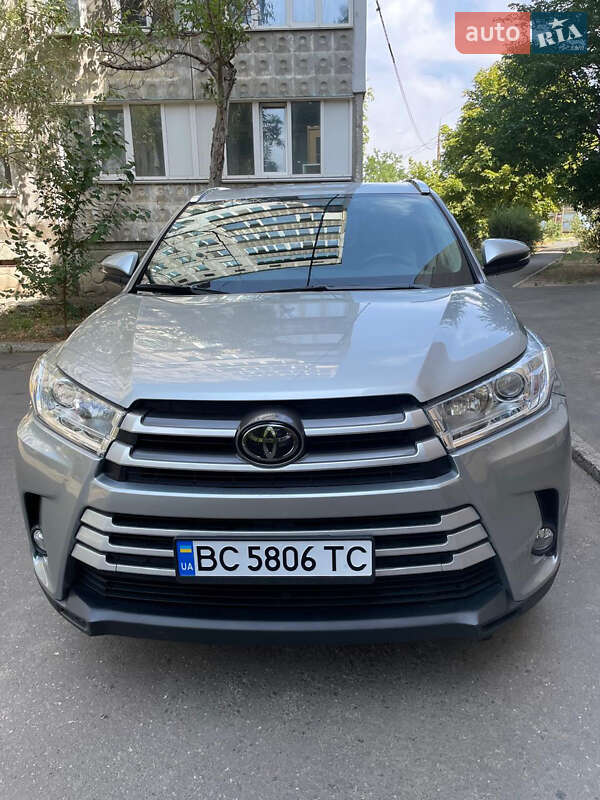 Внедорожник / Кроссовер Toyota Highlander 2018 в Николаеве фото Внедорожник / Кроссовер Toyota Highlander 2018 в Николаеве