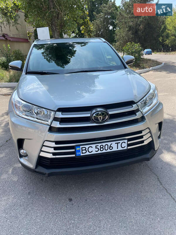 Внедорожник / Кроссовер Toyota Highlander 2018 в Николаеве фото 7 Внедорожник / Кроссовер Toyota Highlander 2018 в Николаеве