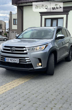 Позашляховик / Кросовер Toyota Highlander 2018 в Тульчині