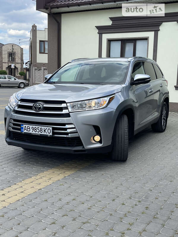 Внедорожник / Кроссовер Toyota Highlander 2018 в Тульчине