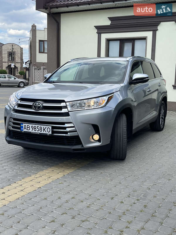 Позашляховик / Кросовер Toyota Highlander 2018 в Тульчині