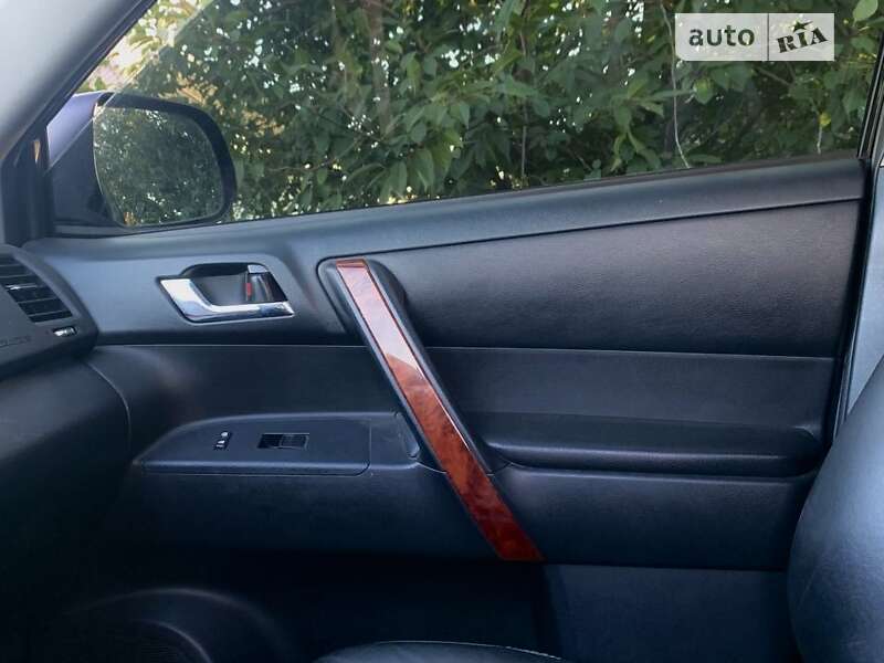 Внедорожник / Кроссовер Toyota Highlander 2010 в Конотопе фото 11 Внедорожник / Кроссовер Toyota Highlander 2010 в Конотопе