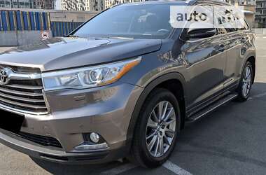 Внедорожник / Кроссовер Toyota Highlander 2014 в Киеве