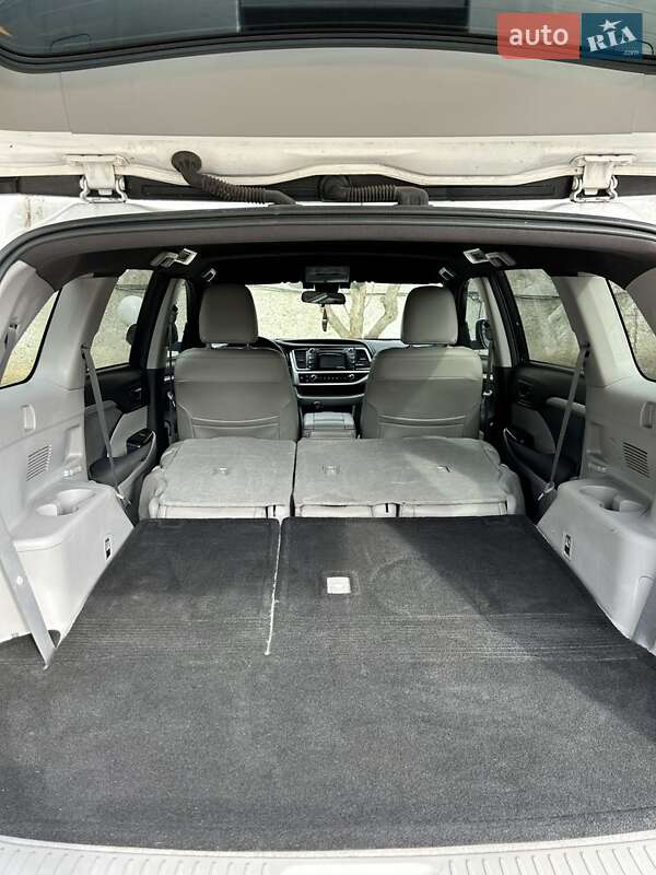 Позашляховик / Кросовер Toyota Highlander 2017 в Сумах